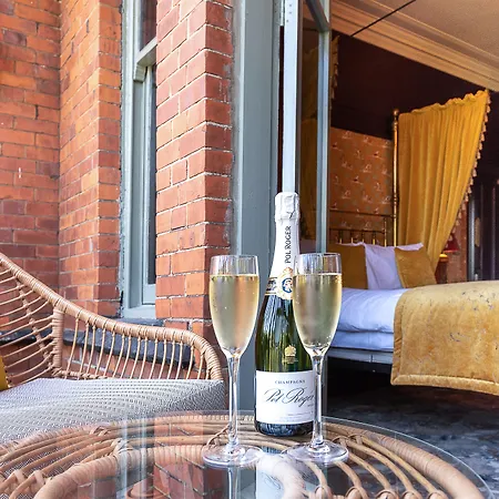 Hotel Clementines Town House Hotel, Bw Premier Collection 4*